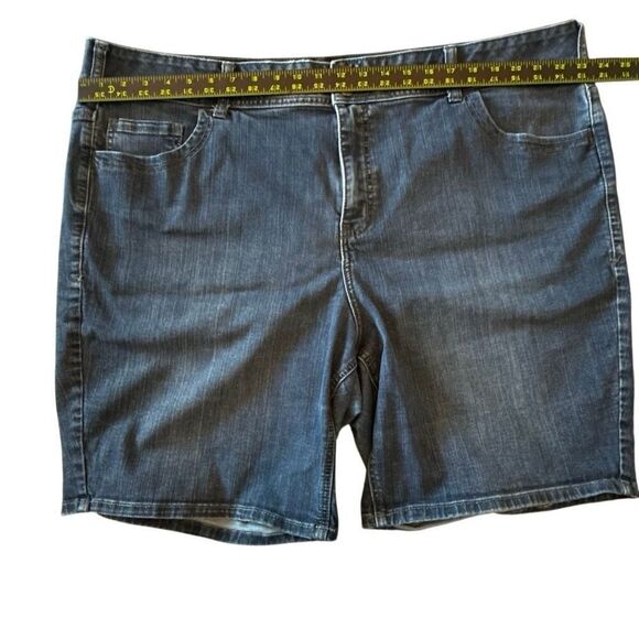Lane Bryant High Rise Tighter Tummy Fit Bermuda Denim Jean Shorts Blue Size 26 - Picture 4 of 6